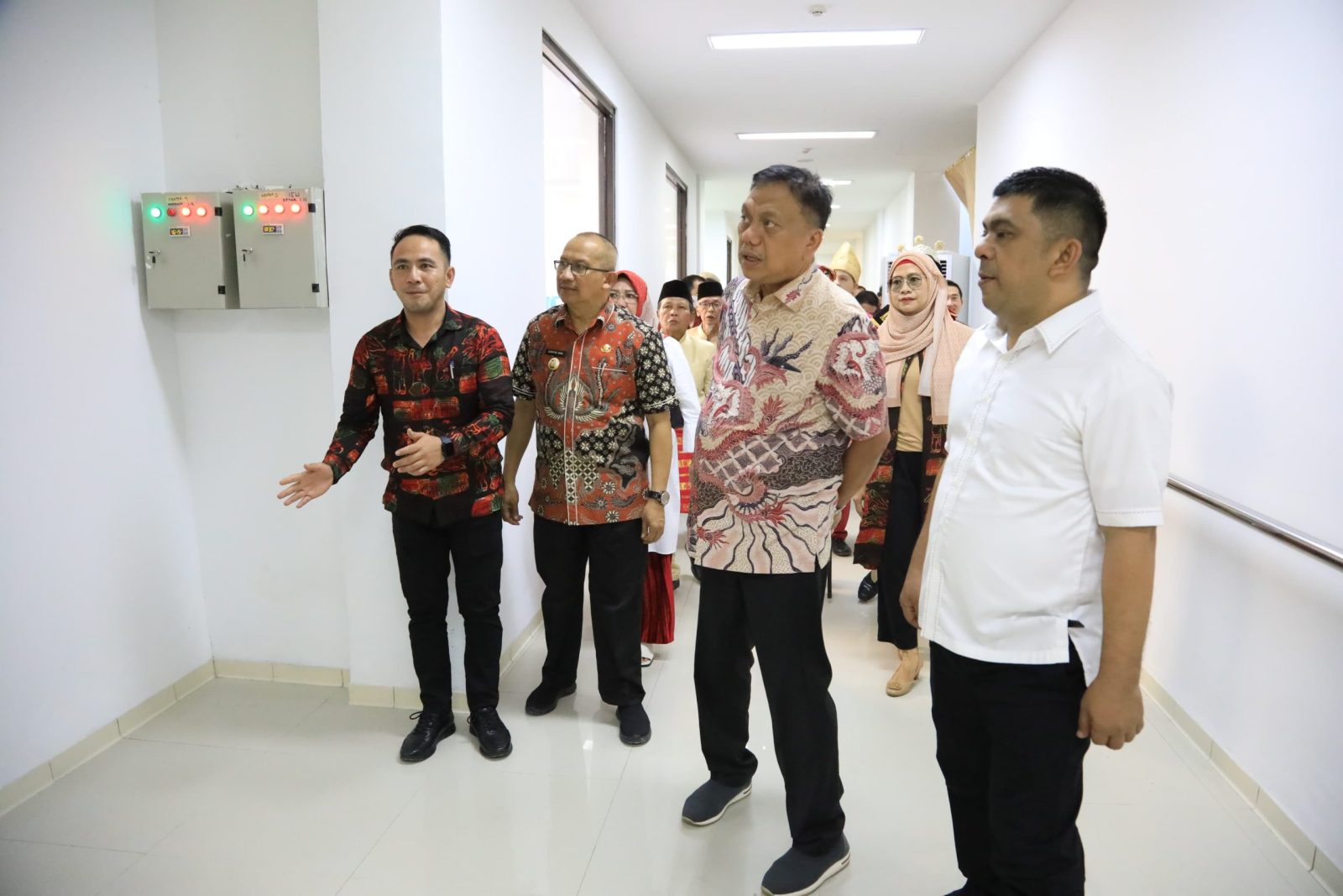 Direktur RSUD Kotamobagu Fernando Mongkau Dampingi Gubernur Sulut Resmikan Gedung Infeksius Center